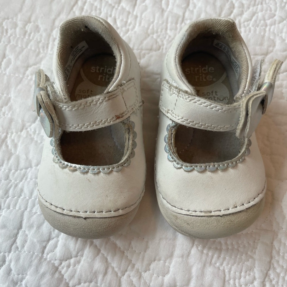 Stride rite white toddler girl shoes 3.5 worn